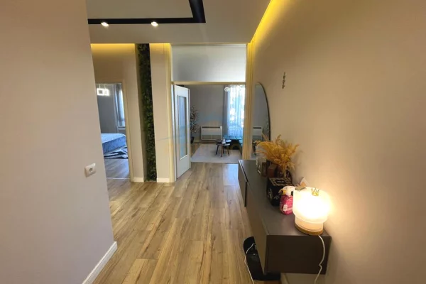 Shtepi ne shitje Apartament ne Tirane, 2+1, Mobilimi E mobiluar, Pagesa 285,000  Euro.