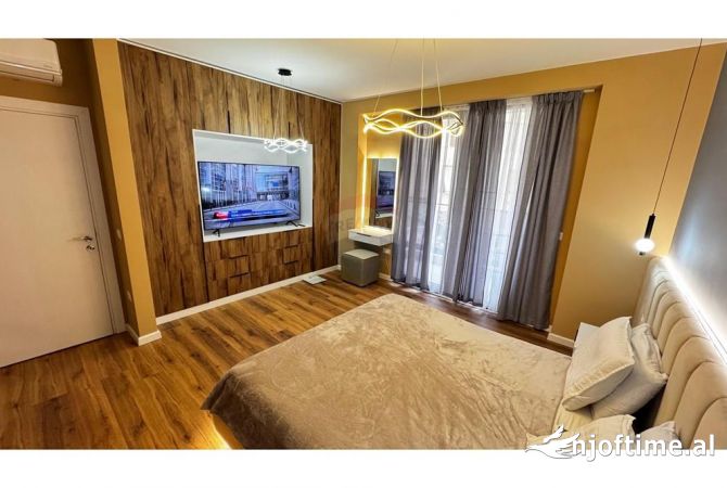 Shtepi ne shitje Apartament ne Tirane, 2+1, Mobilimi E mobiluar, Pagesa 215,000  Euro.