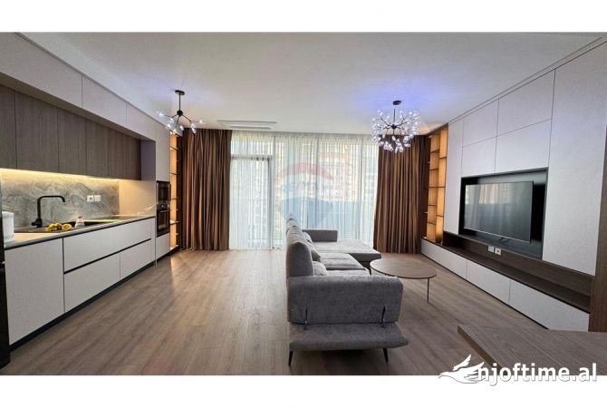 Shtepi me qera 2+1 ne Tirane - 1,800 Euro