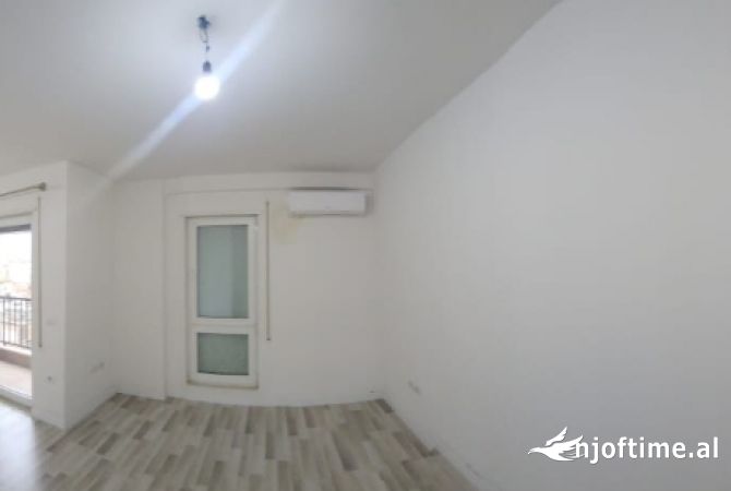 Shtepi me qera Apartament ne Tirane, 2+1, Mobilimi Bosh, pa mobiluar, Pagesa 650  Euro.