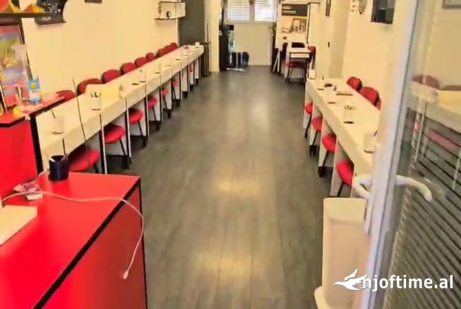 Ambient biznesi me qera 1+1 ne Tirane - 70,000 Leke