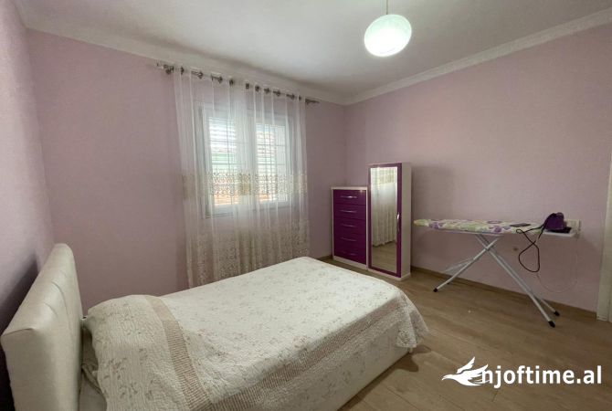 Shtepi me qera 6+1 ne Tirane - 1,000 Euro