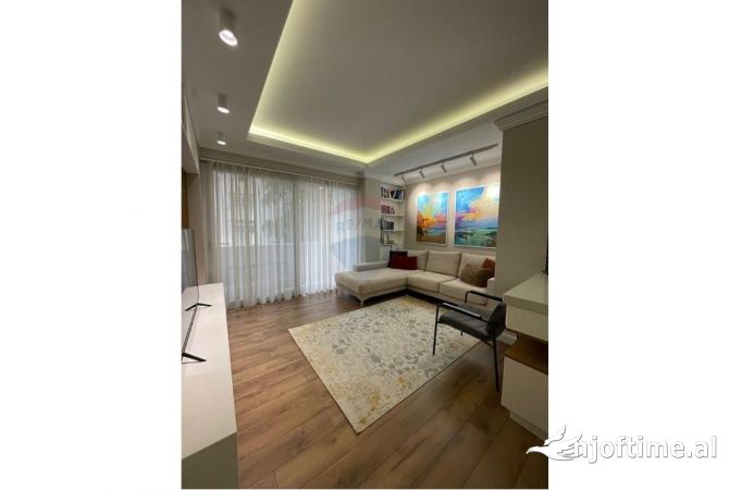 Shtepi me qera 2+1 ne Tirane - 700 Euro
