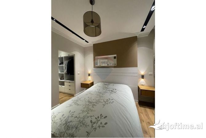 Shtepi me qera 2+1 ne Tirane - 700 Euro
