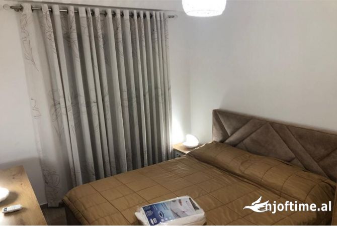 Shtepi me qera 2+1 ne Tirane - 650 Euro