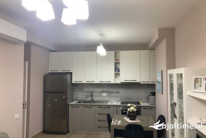 Shtepi me qera 2+1 ne Tirane - 650 Euro