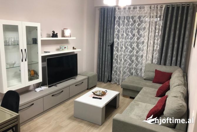 Shtepi me qera 2+1 ne Tirane - 650 Euro