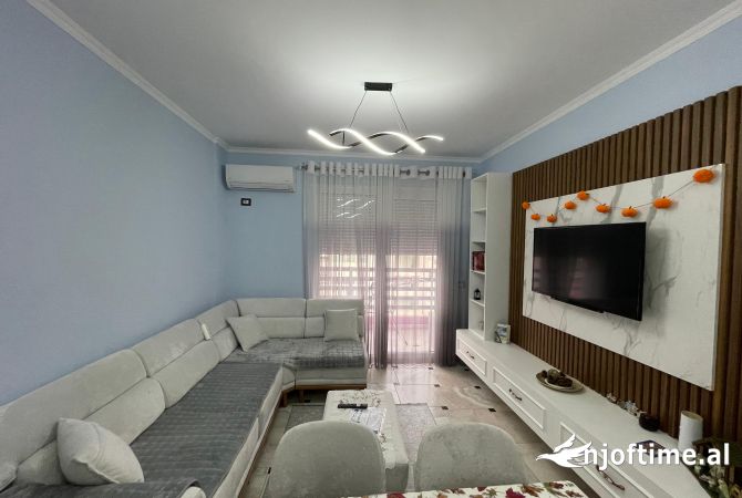Shtepi me qera Apartament ne Tirane, 1+1, Mobilimi E mobiluar, Pagesa 550  Euro.