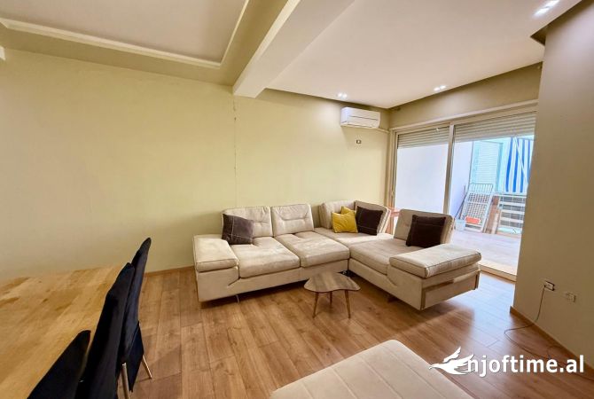 Shtepi me qera 2+1 ne Tirane - 750 Euro