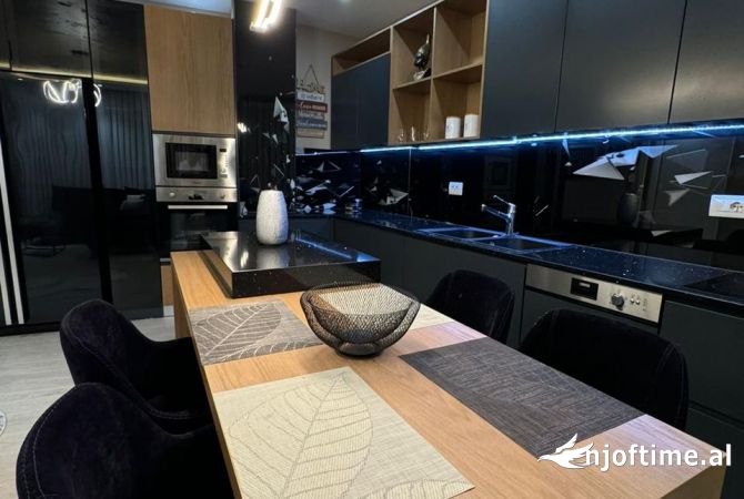 Shtepi ne shitje Apartament ne Tirane, 2+1, Mobilimi E mobiluar, Pagesa 219,000  Euro.