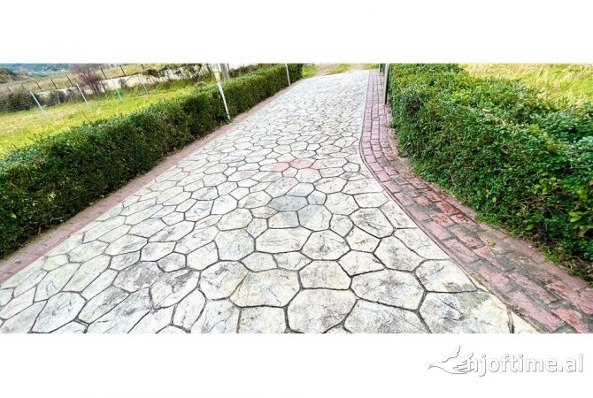 Shtepi me qera Apartament ne Tirane, 3+1, Mobilimi E mobiluar, Pagesa 400  Euro.