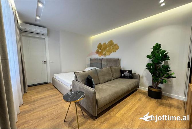 Shtepi ne shitje Apartament ne Tirane, Garsoniere, Mobilimi E mobiluar, Pagesa 115,000  Euro.