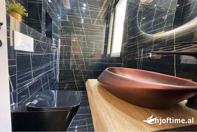 Shtepi ne shitje Apartament ne Tirane, 2+1, Mobilimi E mobiluar, Pagesa 235,000  Euro.