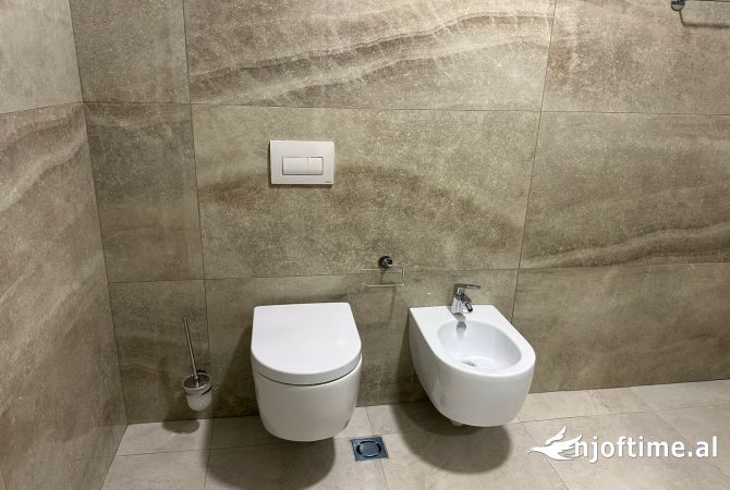 Shtepi me qera 2+1 ne Tirane - 900 Euro