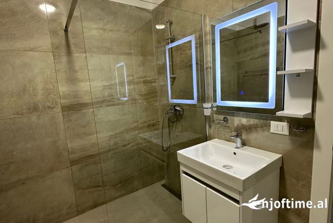 Shtepi me qera 2+1 ne Tirane - 900 Euro