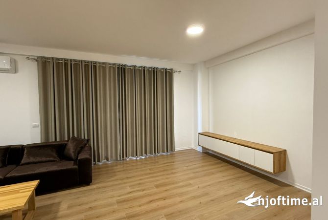 Shtepi me qera Apartament ne Tirane, 2+1, Mobilimi E mobiluar, Pagesa 800  Euro.