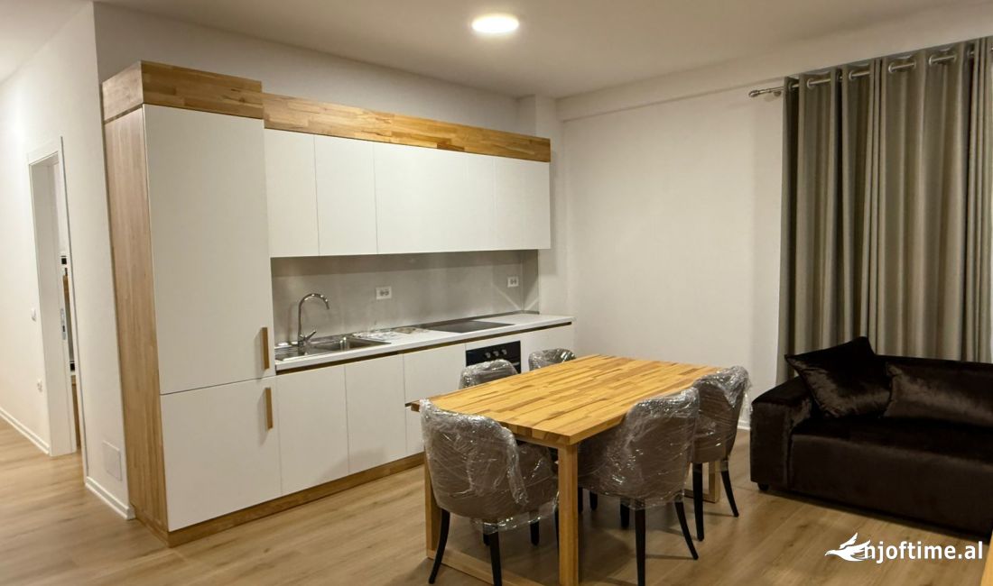 Shtepi me qera Apartament ne Tirane, 2+1, Mobilimi E mobiluar, Pagesa 800  Euro.