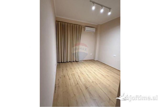 Shtepi me qera 2+1 ne Tirane - 750 Euro