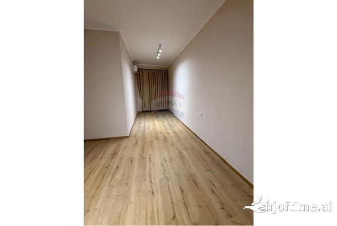 Shtepi me qera Apartament ne Tirane, 2+1, Mobilimi Bosh, pa mobiluar, Pagesa 750  Euro.