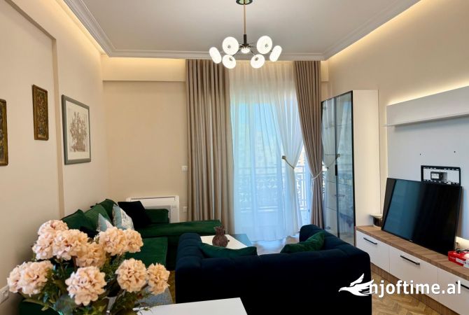 Shtepi me qera 2+1 ne Tirane - 700 Euro
