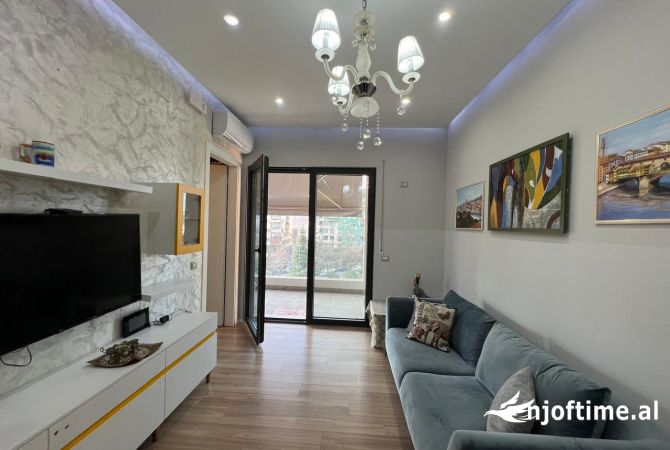 Shtepi me qera Apartament ne Tirane, 1+1, Mobilimi E mobiluar, Pagesa 800  Euro.