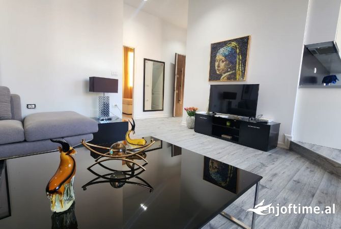 Shtepi me qera 2+1 ne Tirane - 950 Euro
