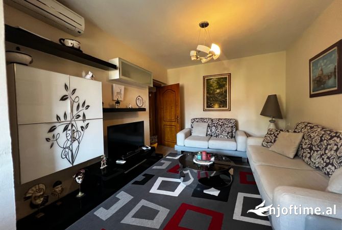 Shtepi me qera 2+1 ne Tirane - 45,000 Leke