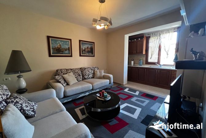 Shtepi me qera 2+1 ne Tirane - 45,000 Leke