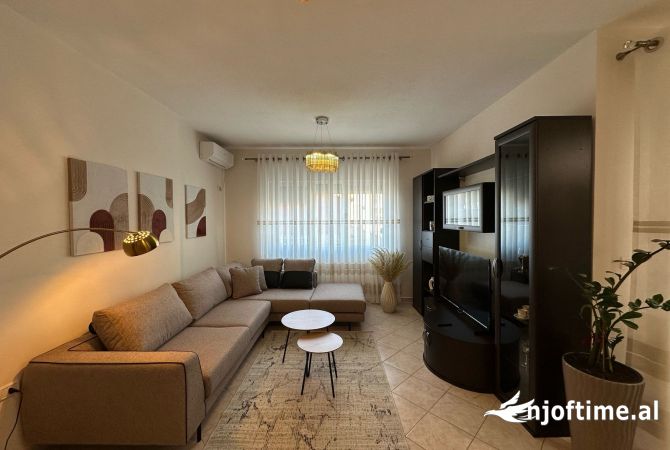 Shtepi me qera 2+1 ne Tirane - 750 Euro