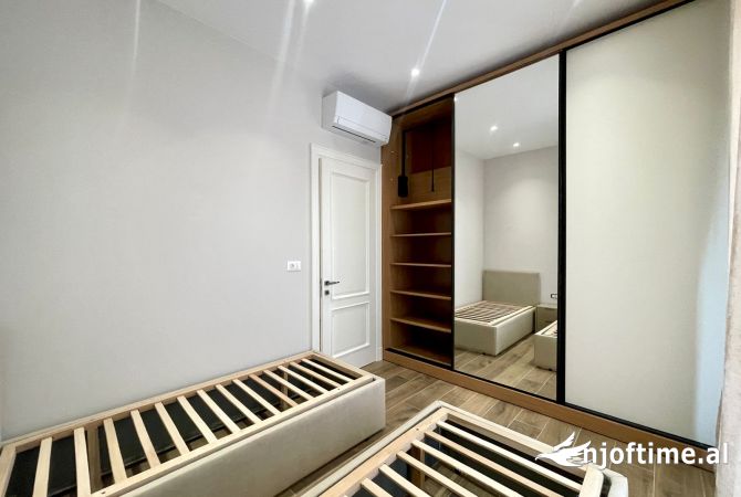 Shtepi me qera Apartament ne Tirane, 2+1, Mobilimi E mobiluar, Pagesa 1,300  Euro.