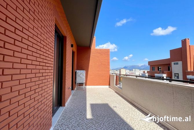 Shtepi me qera 2+1 ne Tirane - 1,300 Euro