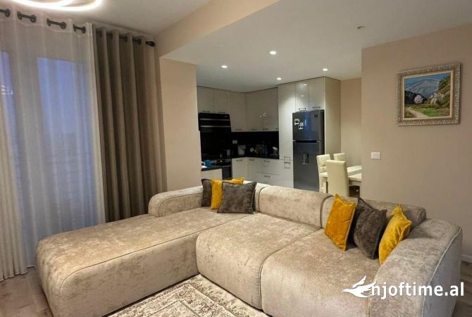 Shtepi me qera 2+1 ne Tirane - 750 Euro
