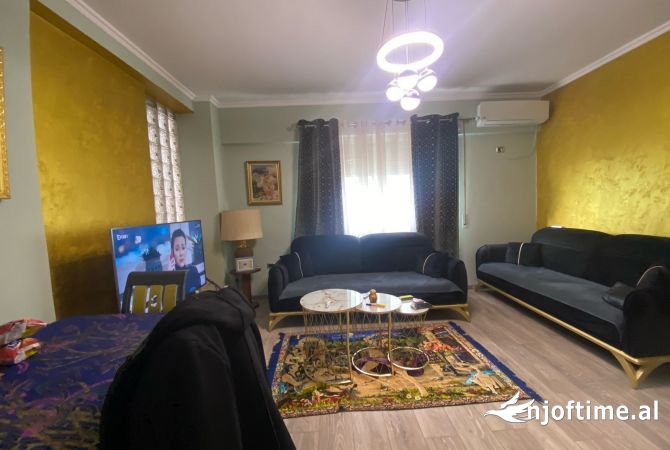 Shtepi ne shitje Apartament ne Tirane, 2+1, Mobilimi E mobiluar, Pagesa 195,000  Euro.