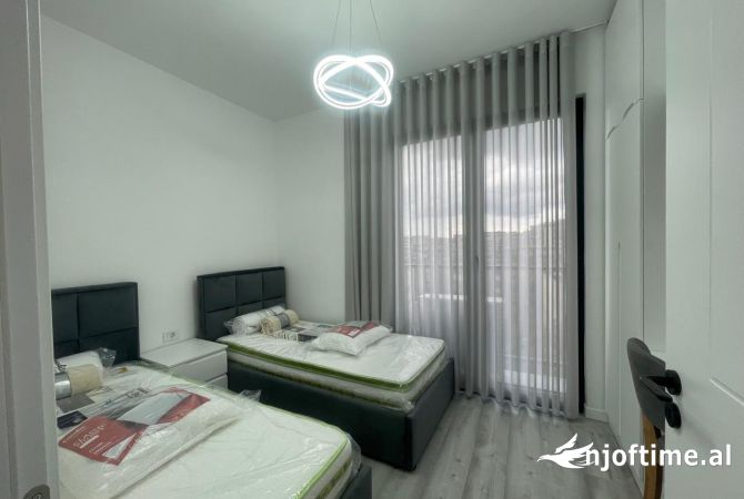 Shtepi me qera Apartament ne Tirane, 2+1, Mobilimi E mobiluar, Pagesa 800  Euro.