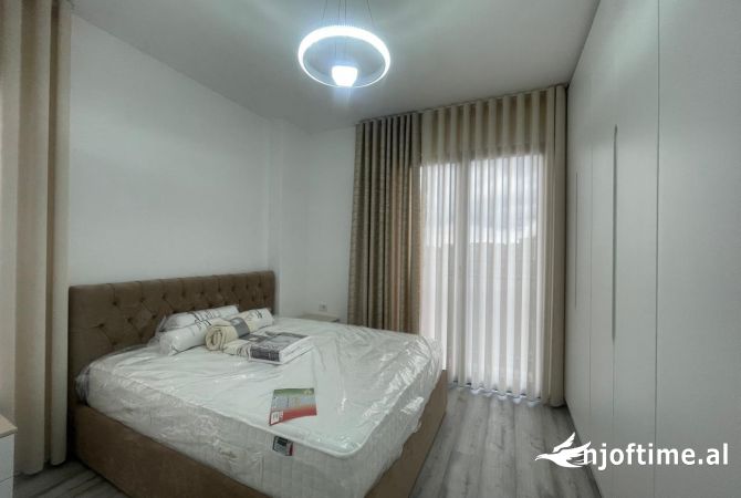 Shtepi me qera 2+1 ne Tirane - 800 Euro