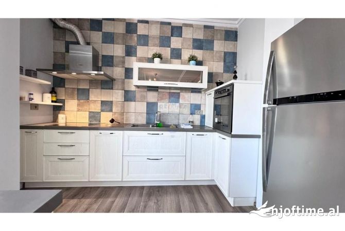 Shtepi ne shitje Apartament ne Tirane, 2+1, Mobilimi E mobiluar, Pagesa 160,000  Euro.