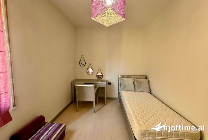 Shtepi me qera Apartament ne Tirane, 2+1, Mobilimi E mobiluar, Pagesa 700  Euro.