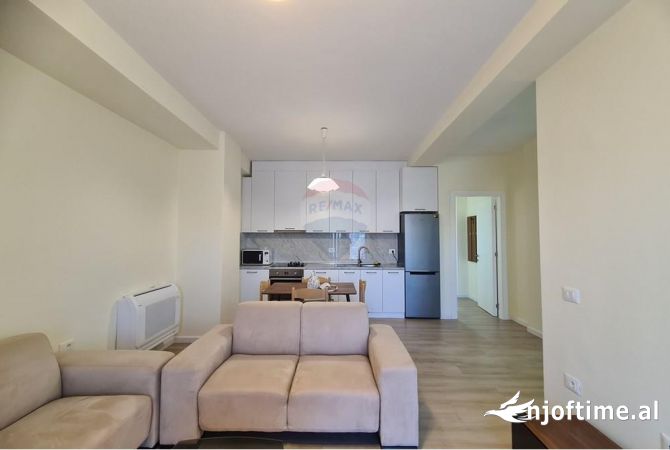 Shtepi me qera 2+1 ne Tirane - 750 Euro