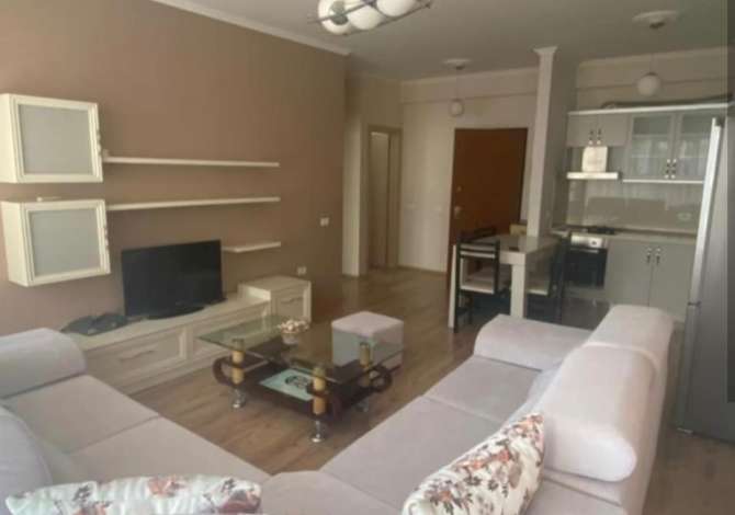 Shtepi me qera 2+1 ne Tirane - 400 Euro
