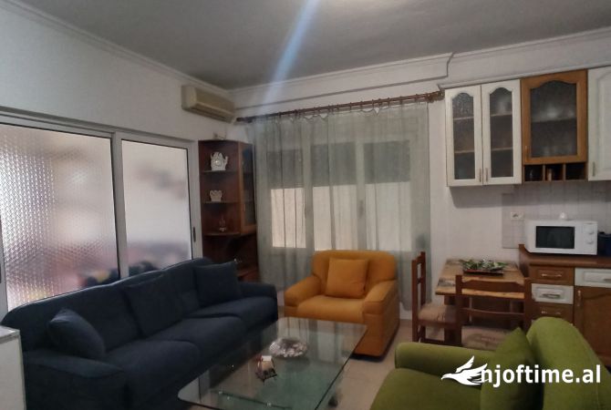 Shtepi me qera 2+1 ne Tirane - 650 Euro