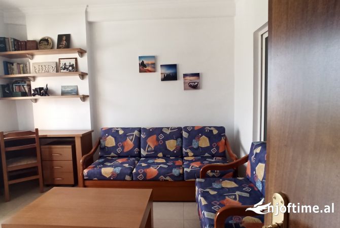 Shtepi me qera 2+1 ne Tirane - 650 Euro