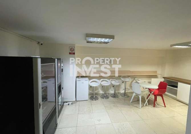 AMBIENT PER ZYRA ME QERA, BLLOKU.