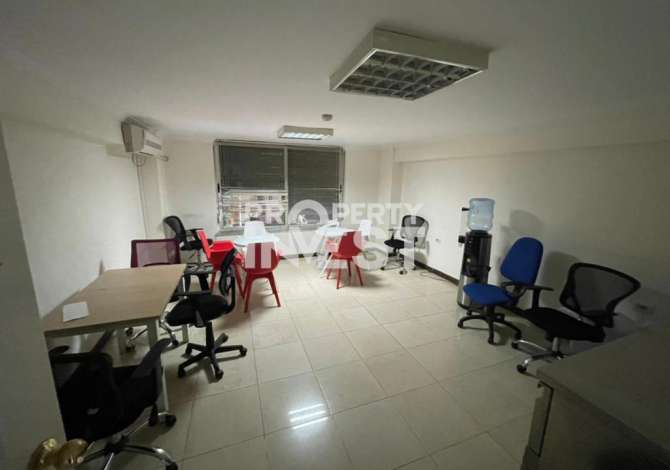 Ambient biznesi me qera 3+1 ne Tirane - 3,500 Euro