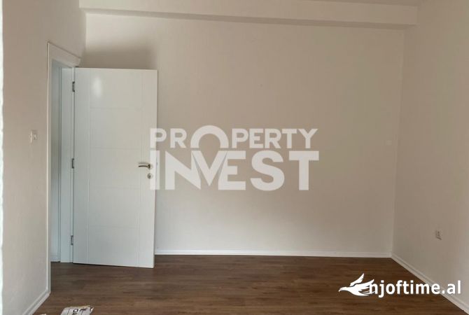 Ambient biznesi me qera 3+1 ne Tirane - 750 Euro