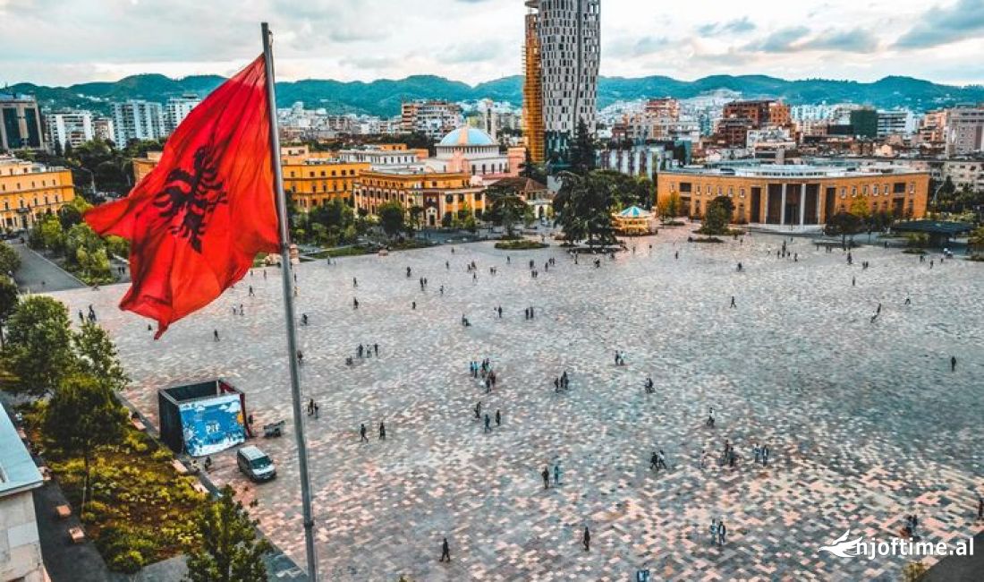 Shtepi ne shitje Apartament ne Tirane, 1+1, Mobilimi E mobiluar, Pagesa 135,000  Euro.