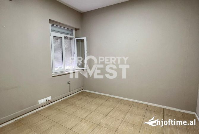Ambient biznesi me qera 3+1 ne Tirane - 1,500 Euro