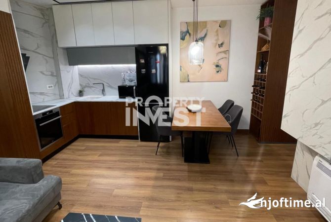 Shtepi ne shitje Apartament ne Tirane, 2+1, Mobilimi E mobiluar, Pagesa 199,000  Euro.