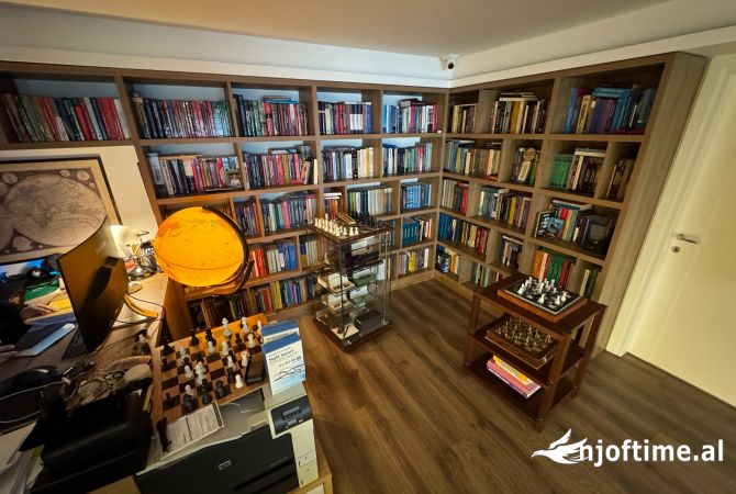 Shtepi ne shitje Vila Luksoze ne Durres, 5+1, Mobilimi E mobiluar, Pagesa 1,200,000  Euro.