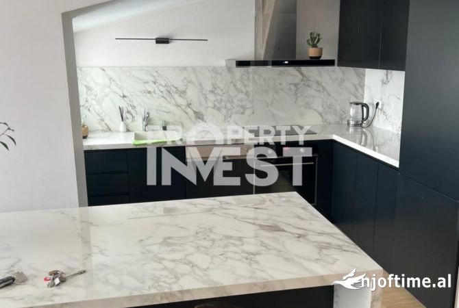 Shtepi ne shitje Apartament ne Tirane, 2+1, Mobilimi E mobiluar, Pagesa 370,000  Euro.