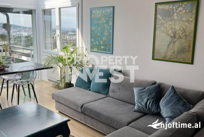 Shtepi ne shitje Apartament ne Tirane, 2+1, Mobilimi E mobiluar, Pagesa 370,000  Euro.